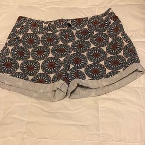 Banana Republic 4” cuffed shorts